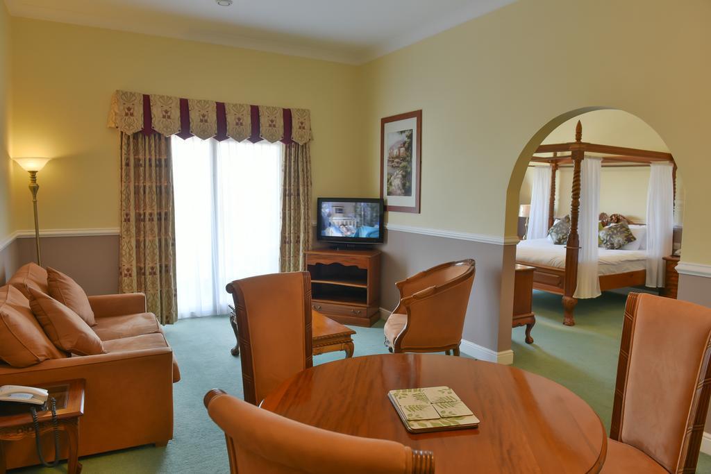 Southview Park 3*